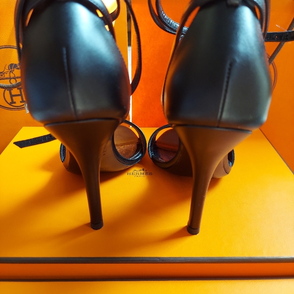 Hermès Alphonso Leather Strap Heels - Picture 6 of 10